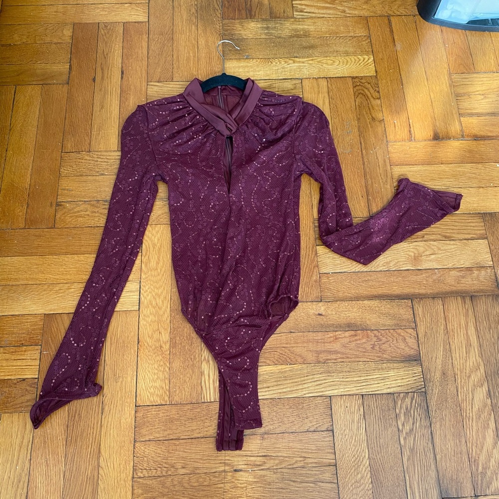 MURCI Exclusive high neck cut-out all-over sequin bodysuit in burgundy - Size 2 - Picture 4 of 10